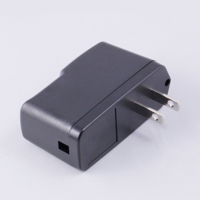 深圳立創(chuàng)富五金塑膠 專注高品質(zhì)充電器外殼，為安全充電保駕護(hù)航